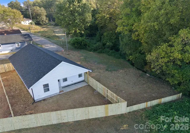 Photo 2 of Single family home for sale at 391 SW Brief Ave, Concord, NC 28025 | MLS# 4434848 | Listing updated on 2026-10-28