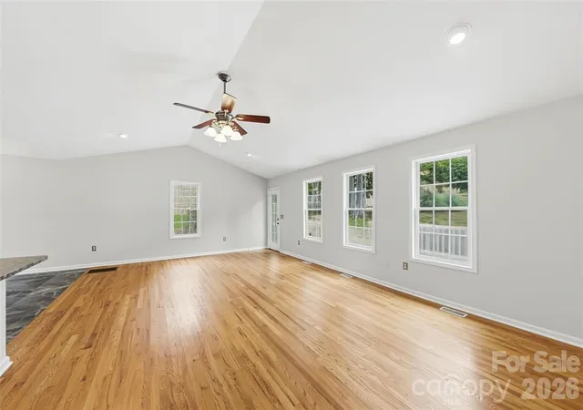 Photo 2 of Single family home for sale at 192 Olympia Dr, Mooresville, NC 28117 | MLS# 4434857 | Listing updated on 2026-10-16