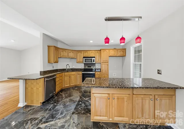 Photo 4 of Single family home for sale at 192 Olympia Dr, Mooresville, NC 28117 | MLS# 4434857 | Listing updated on 2026-10-16
