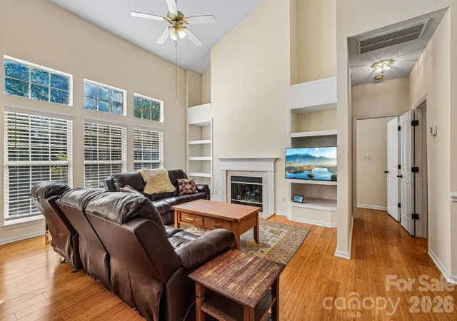 Photo 4 of Single family home for sale at 11207 Livingston Ml Rd, Charlotte, NC 28273 | MLS# 4434862 | Listing updated on 2026-10-30