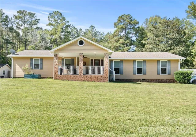 Photo 1 of Single family home for sale at 2814 Orchard Rd, Cheraw, SC 29520 | MLS# 4434875 | Listing updated on 2026-10-15