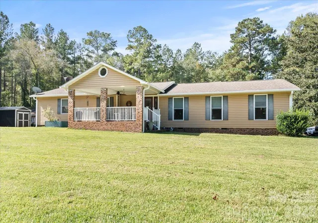 Photo 3 of Single family home for sale at 2814 Orchard Rd, Cheraw, SC 29520 | MLS# 4434875 | Listing updated on 2026-10-15