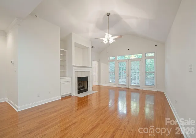 Listing Photo 4 - Condo for sale in building located at 8845 Legacy Lake Ln, Charlotte, NC 28269