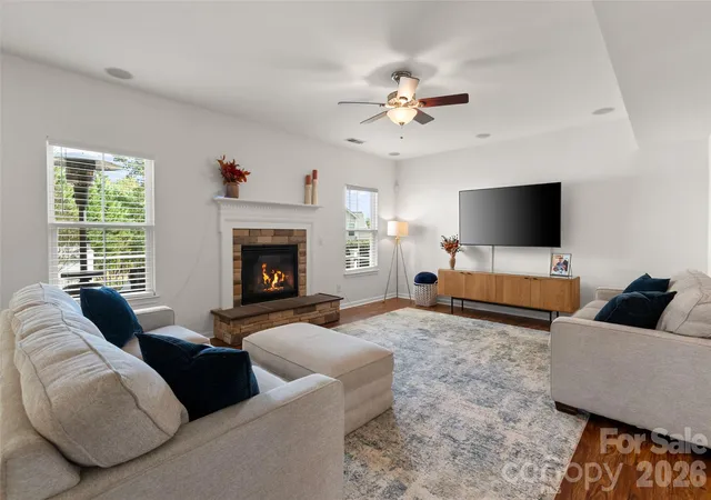 Photo 3 of Single family home for sale at 837 Lion Ln, Fort Mill, SC 29715 | MLS# 4434939 | Listing updated on 2026-10-20