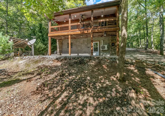 Photo 4 of Single family home for sale at 653 Lakeview Dr N, Marion, NC 28752 | MLS# 4434942 | Listing updated on 2026-10-17