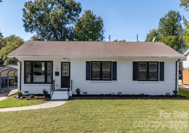 Photo 3 of Single family home for sale at 708 Aintree Rd, Charlotte, NC 28215 | MLS# 4434948 | Listing updated on 2026-10-28