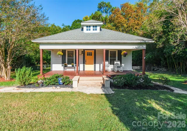 Photo 2 of Single family home for sale at 4595 Edgeland Rd, Edgemoor, SC 29712 | MLS# 4434955 | Listing updated on 2026-10-24
