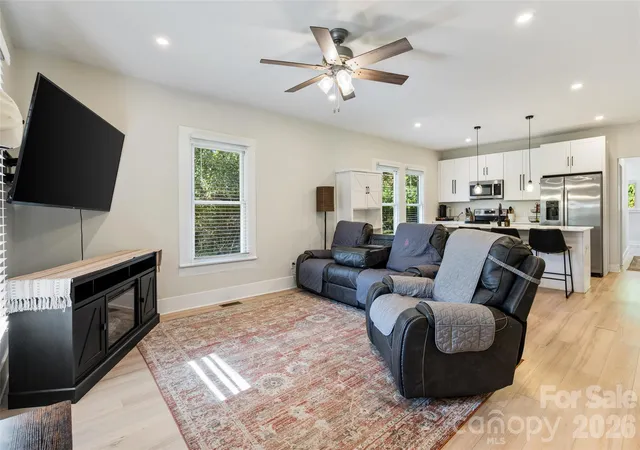 Photo 3 of Single family home for sale at 4595 Edgeland Rd, Edgemoor, SC 29712 | MLS# 4434955 | Listing updated on 2026-10-24