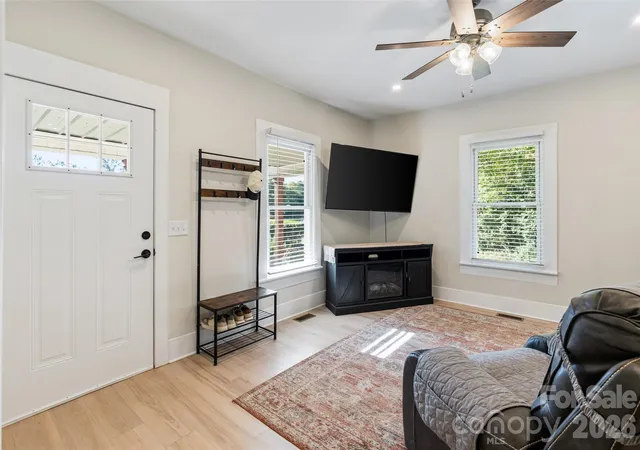 Photo 4 of Single family home for sale at 4595 Edgeland Rd, Edgemoor, SC 29712 | MLS# 4434955 | Listing updated on 2026-10-24