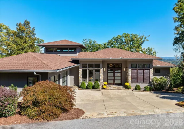 Photo 1 of Single family home for sale at 22 Quartz Trl, Hendersonville, NC 28791 | MLS# 4434966 | Listing updated on 2026-10-26