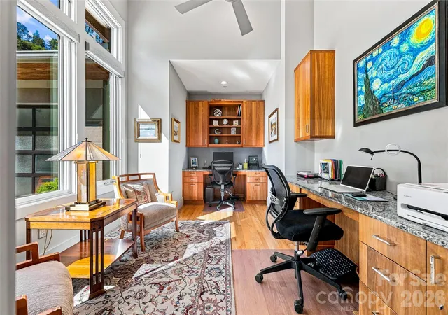 Photo 4 of Single family home for sale at 22 Quartz Trl, Hendersonville, NC 28791 | MLS# 4434966 | Listing updated on 2026-10-26