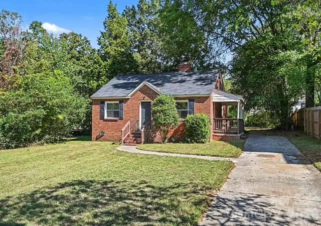 Photo 1 of Single family home for sale at 524 Stegall St, Charlotte, NC 28217 | MLS# 4434979 | Listing updated on 2026-10-20