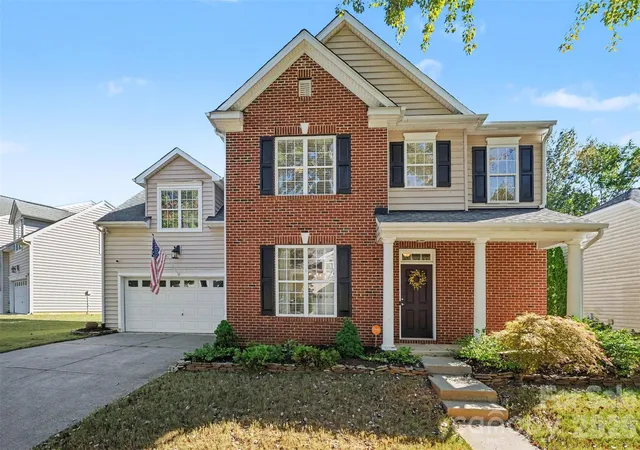 Photo 1 of Single family home for sale at 14412 Laurel Tree Ln, Huntersville, NC 28078 | MLS# 4434983 | Listing updated on 2026-10-26