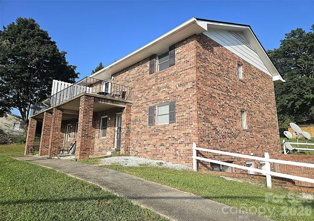 Photo 1 of Multi family home for sale at 1906 Old Spartanburg Rd, Hendersonville, NC 28792 | MLS# 4434991 | Listing updated on 2026-10-15