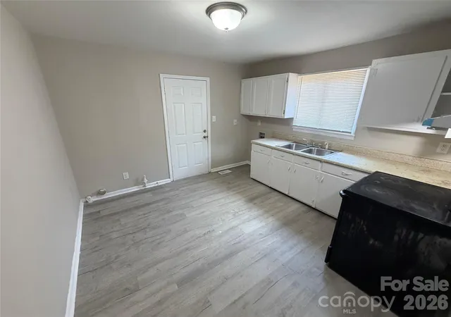 Photo 3 of Sale Pending at 205 Glenrock Dr, Charlotte, NC 28217 | MLS# 4434995 | Listing updated on 2026-10-19