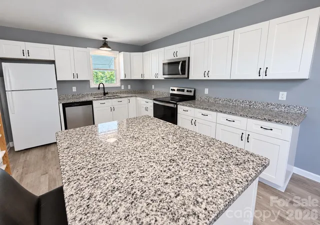 Photo 4 of Single family home for sale at 745 6th Avenue SW, Hickory, NC 28602 | MLS# 4435003 | Listing updated on 2026-10-27