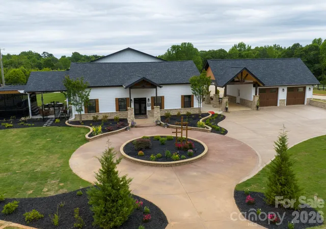 Photo 3 of Single family home for sale at 1830 Dulin Rd, Clover, SC 29710 | MLS# 4435008 | Listing updated on 2026-10-19