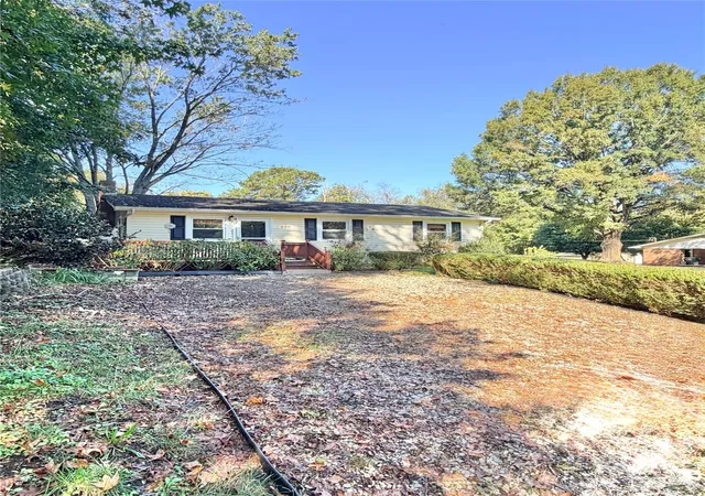 Photo 1 of Single family home for sale at 586 Shiloh Rd, Statesville, NC 28677 | MLS# 4435031 | Listing updated on 2026-10-18
