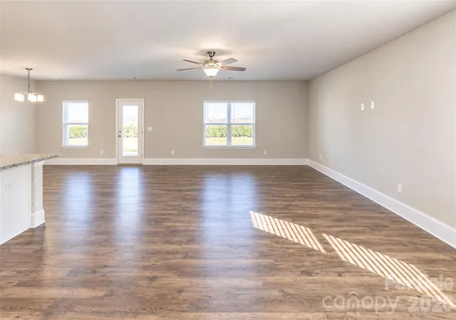Photo 4 of Single family home for sale at 5321 Bella Rose Ct, Charlotte, NC 28216 | MLS# 4435044 | Listing updated on 2026-10-16