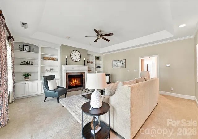 Photo 3 of Single family home for sale at 155 Lake Point Dr, Fort Mill, SC 29708 | MLS# 4435045 | Listing updated on 2026-10-27