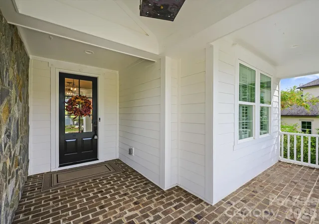 Photo 2 of Mansion for sale at 13513 Old Store Rd, Huntersville, NC 28078 | MLS# 4435065 | Listing updated on 2026-10-17