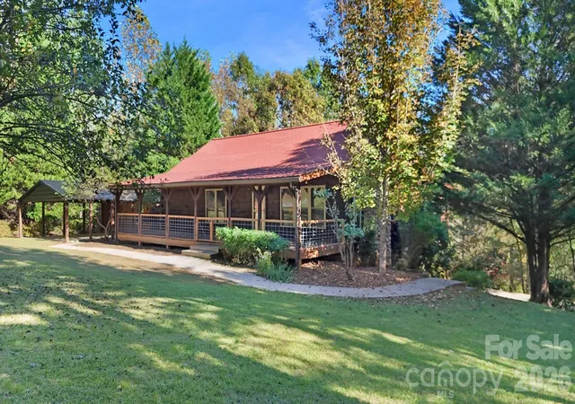 Photo 2 of Single family home for sale at 926 Cross Crk Dr, Rutherfordton, NC 28139 | MLS# 4435069 | Listing updated on 2026-10-26
