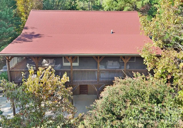Photo 4 of Single family home for sale at 926 Cross Crk Dr, Rutherfordton, NC 28139 | MLS# 4435069 | Listing updated on 2026-10-26