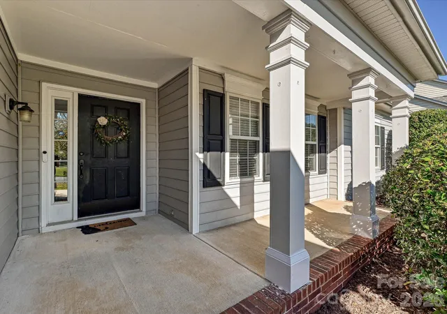 Photo 1 of Single family home for sale at 6701 Sweetfield Dr, Charlotte, NC 28269 | MLS# 4435077 | Listing updated on 2026-10-27