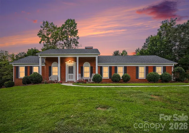 Photo 1 of Single family home for sale at 304 Gregory Rd, Statesville, NC 28677 | MLS# 4435085 | Listing updated on 2026-10-17