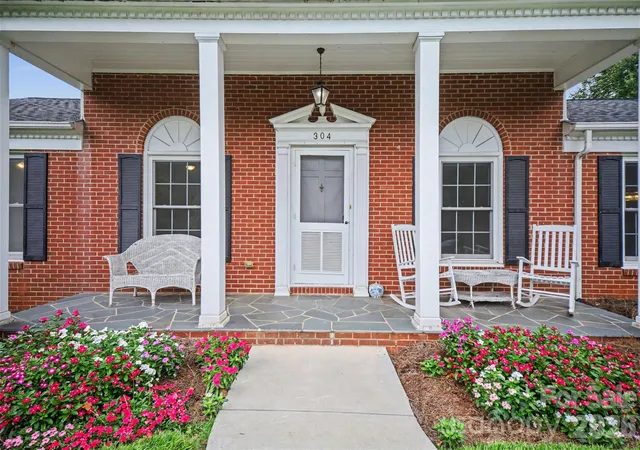 Photo 3 of Single family home for sale at 304 Gregory Rd, Statesville, NC 28677 | MLS# 4435085 | Listing updated on 2026-10-17