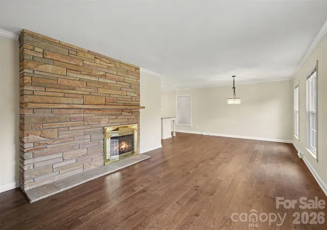 Photo 4 of Single family home for sale at 304 Gregory Rd, Statesville, NC 28677 | MLS# 4435085 | Listing updated on 2026-10-17