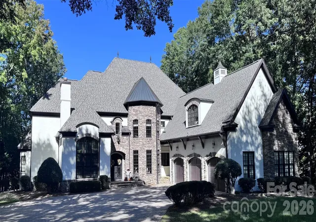 Photo 3 of Mansion for sale at 20333 Havenview Dr, Cornelius, NC 28031 | MLS# 4435102 | Listing updated on 2026-10-25