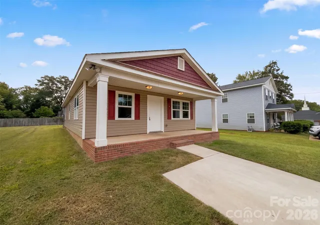 Photo 1 of Single family home for sale at 109 Lakewood Ave, Charlotte, NC 28208 | MLS# 4435104 | Listing updated on 2026-10-28