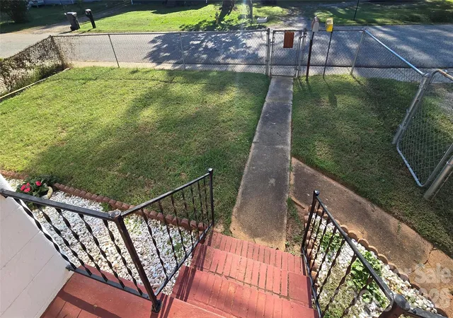 Photo 3 of Single family home for sale at 114 School St, Belmont, NC 28012 | MLS# 4435110 | Listing updated on 2026-10-26