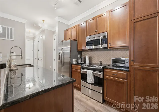 Photo 3 of Condo for sale at 2810 Selwyn Ave #210, Charlotte, NC 28209 | MLS# 4435131 | Listing updated on 2026-10-21