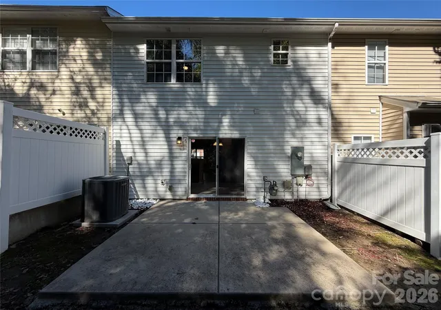 Photo 4 of Townhouse for sale at 13927 Singleleaf Ln, Charlotte, NC 28278 | MLS# 4435142 | Listing updated on 2026-10-29