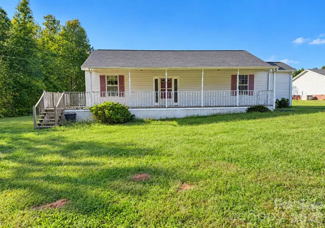 Photo 1 of Single family home for sale at 1647 Old Pinckney Rd, York, SC 29745 | MLS# 4435146 | Listing updated on 2026-10-30