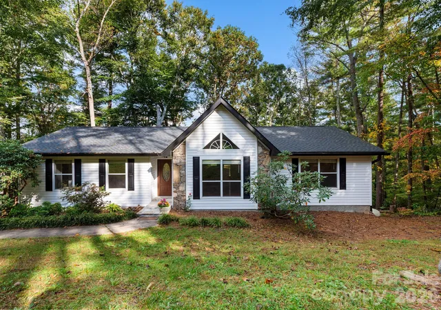 Photo 1 of Single family home for sale at 8 Rasada Ext, Weaverville, NC 28787 | MLS# 4435147 | Listing updated on 2026-10-17
