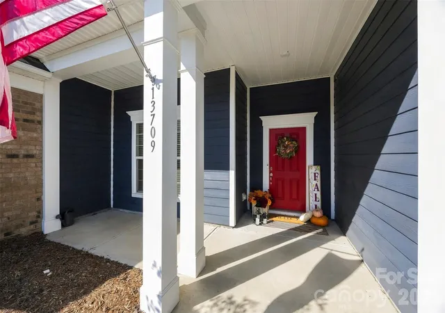 Photo 2 of Single family home for sale at 13709 Berkley Ave, Huntersville, NC 28078 | MLS# 4435149 | Listing updated on 2026-10-24