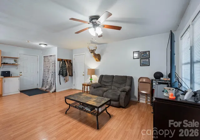 Photo 3 of Single family home for sale at 5507 Valley Fld Rd, Hickory, NC 28602 | MLS# 4435153 | Listing updated on 2026-10-22