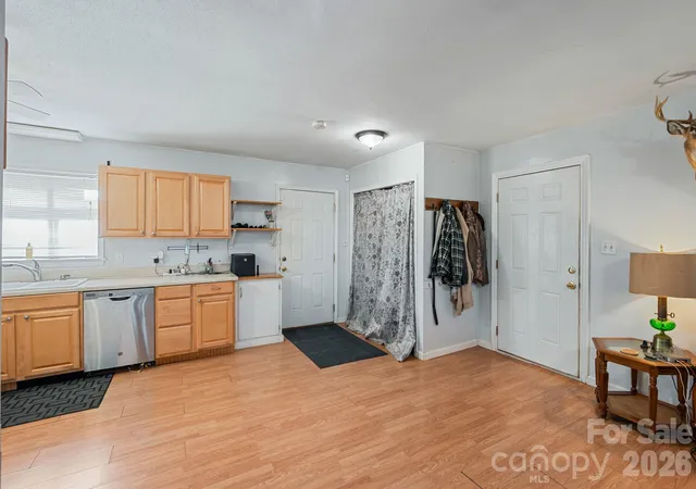 Photo 4 of Single family home for sale at 5507 Valley Fld Rd, Hickory, NC 28602 | MLS# 4435153 | Listing updated on 2026-10-22