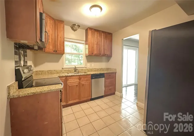 Photo 1 of Single family home for sale at 350 Waycross Dr, Charlotte, NC 28214 | MLS# 4435161 | Listing updated on 2026-10-29
