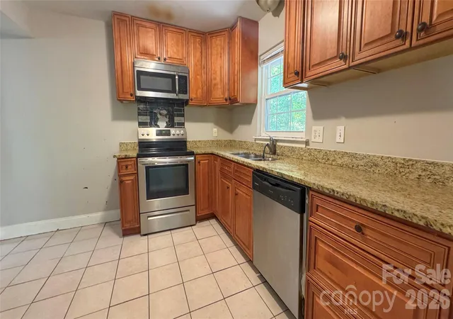 Photo 2 of Single family home for sale at 350 Waycross Dr, Charlotte, NC 28214 | MLS# 4435161 | Listing updated on 2026-10-29