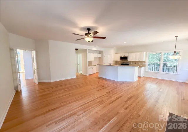 Photo 3 of Single family home for sale at 5609 Fairvista Dr, Charlotte, NC 28269 | MLS# 4435167 | Listing updated on 2026-10-22
