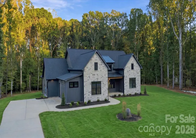 Photo 1 of Single family home for sale at 219 Barra Dr, Waxhaw, NC 28173 | MLS# 4435168 | Listing updated on 2026-10-29