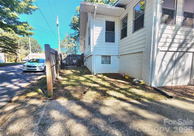 Photo 4 of Single family home for sale at 317 Kerr St NW, Concord, NC 28025 | MLS# 4435171 | Listing updated on 2026-10-28
