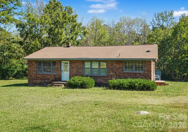 Photo 2 of Single family home for sale at 4807 John Craig Rd, Waxhaw, NC 28173 | MLS# 4435172 | Listing updated on 2026-10-21
