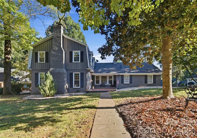 Photo 1 of Single family home for sale at 1200 Charter Pl, Charlotte, NC 28211 | MLS# 4435182 | Listing updated on 2026-10-25