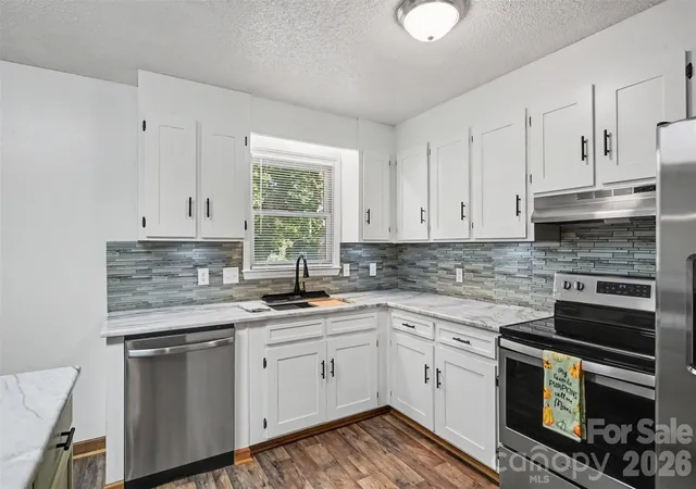 Photo 1 of Single family home for sale at 3917 Lake Rd, Charlotte, NC 28269 | MLS# 4435193 | Listing updated on 2026-10-26