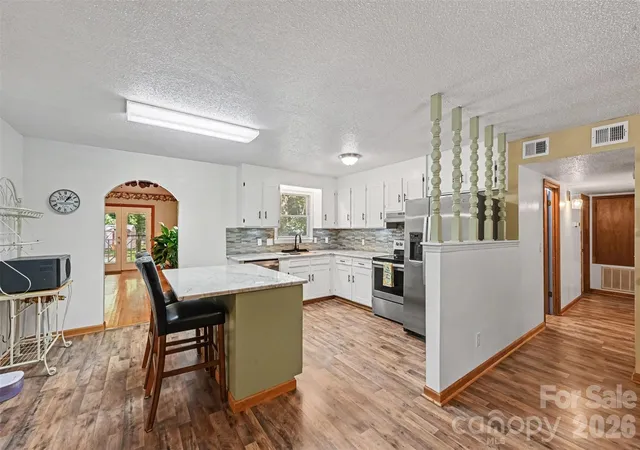 Photo 2 of Single family home for sale at 3917 Lake Rd, Charlotte, NC 28269 | MLS# 4435193 | Listing updated on 2026-10-26